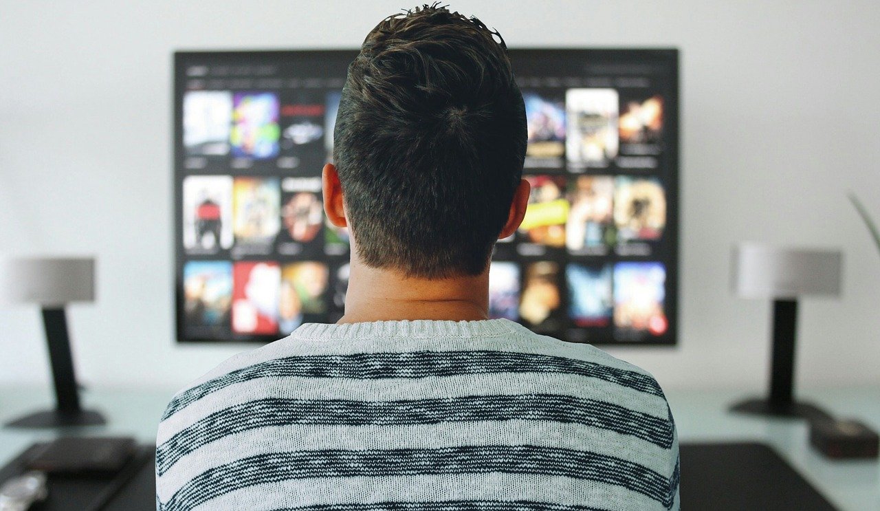 Přes 100 TV stanic na jednom místě – teď sledujte internetové TV měsíc zcela zdarma